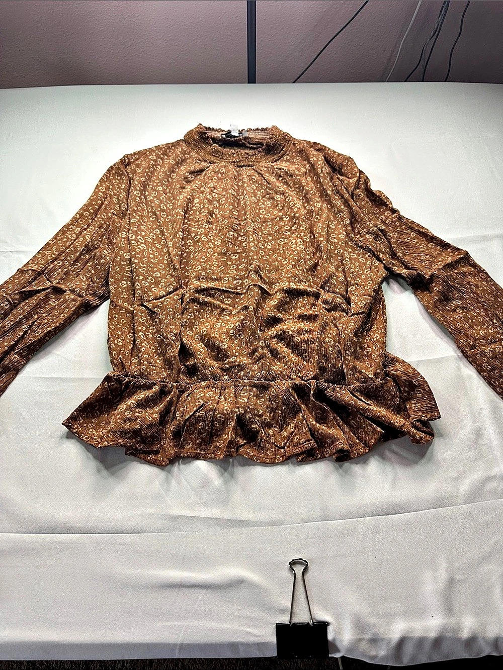 White Birch Floral Ruffle Blouse in Brown Size XL
